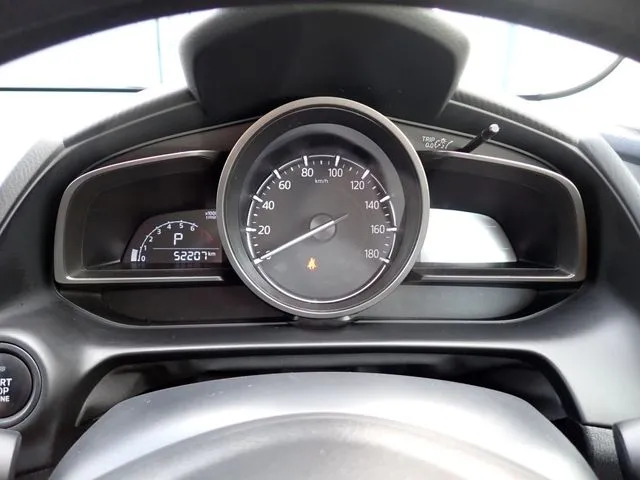 ＭＡＺＤＡ２（マツダ）の車両写真