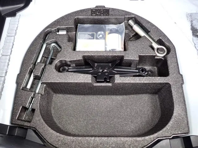 ＭＡＺＤＡ２（マツダ）の車両写真