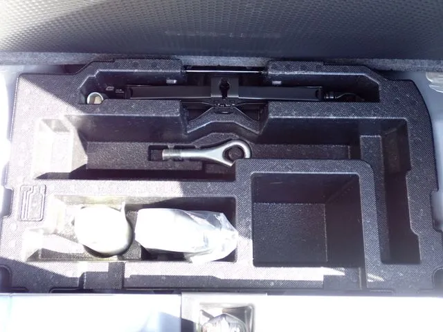 ダイハツ　ミラ　イース