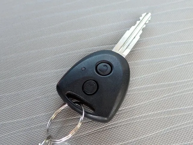 ダイハツ　ミラ　イース