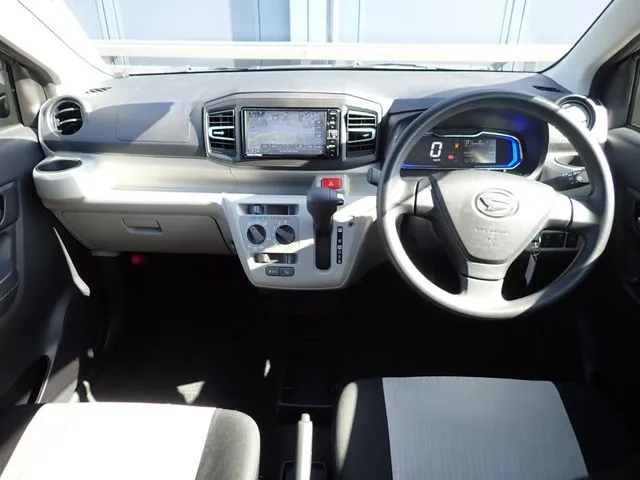 ダイハツ　ミラ　イース