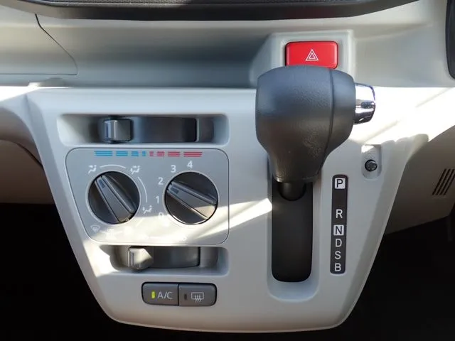 ダイハツ　ミラ　イース