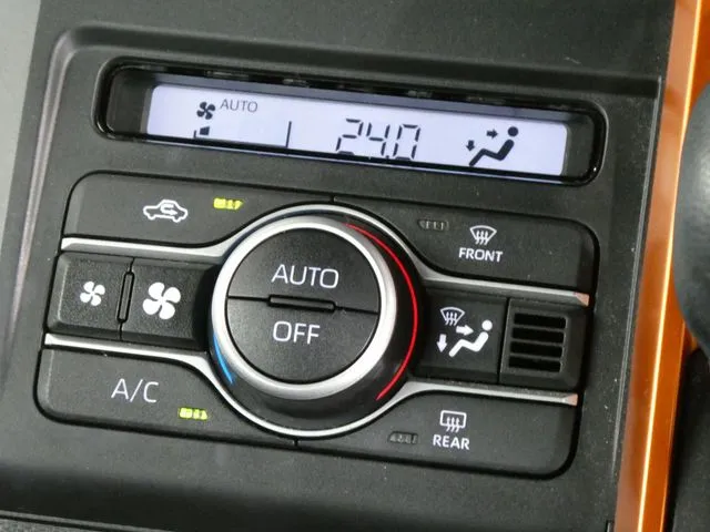 タフト（ダイハツ）の車両写真