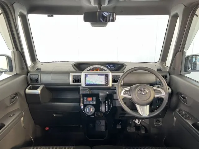 トヨタ　ピクシス　メガ