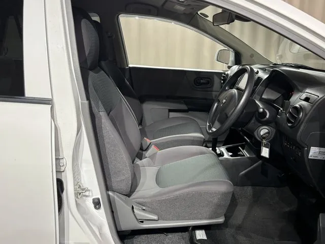 ニッサン　ＮＶ１５０　ＡＤ　２ＷＤ