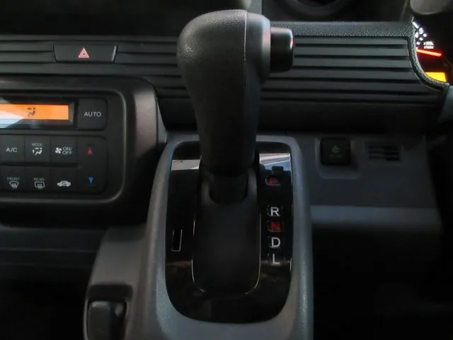 N-VAN 4WD(ホンダ)の車両写真