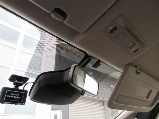 ニッサン セレナ 4WD