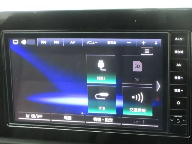 ニッサン セレナ 4WD