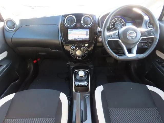 ノート（ニッサン）の車両写真