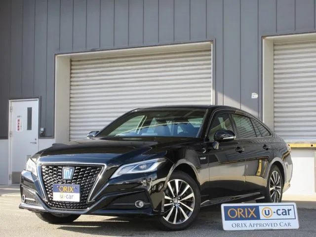 トヨタ　クラウン　セダン　ハイブリッド　４ＷＤ