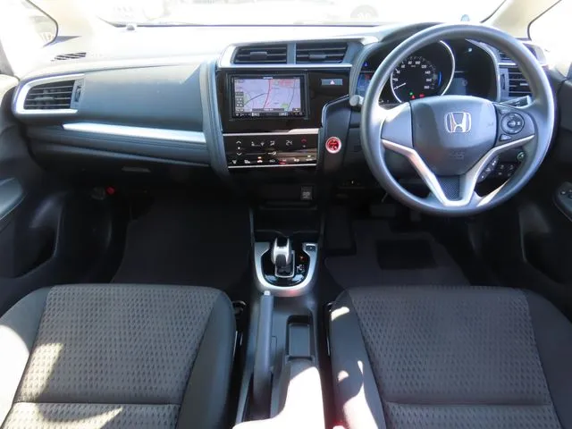 フィット　ハイブリッド　４ＷＤ（ホンダ）の車両写真