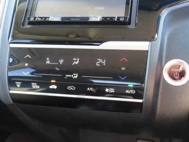 フィット　ハイブリッド　４ＷＤ（ホンダ）の車両写真