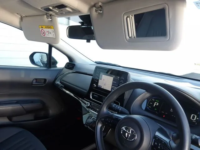 アクア（トヨタ）の車両写真