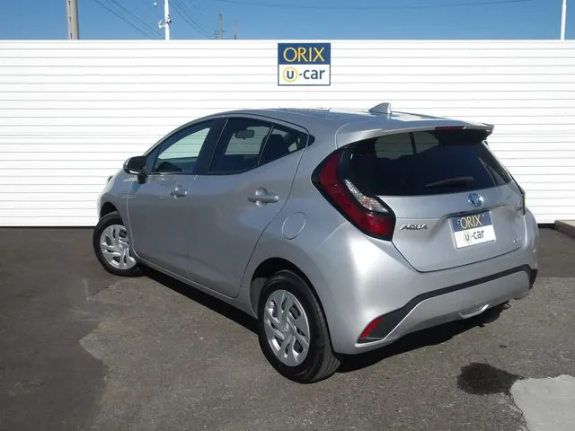 アクア（トヨタ）の車両写真