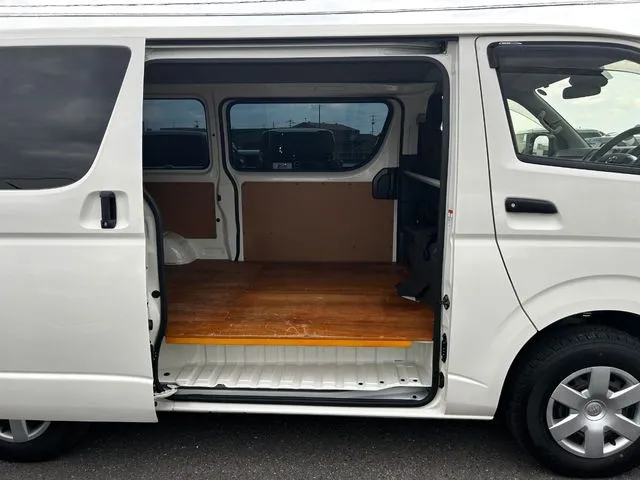 トヨタ　ハイエースバン　１．２５ｔ　２ＷＤ