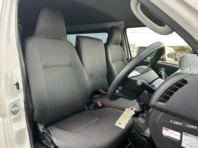 トヨタ　ハイエースバン　１．２５ｔ　２ＷＤ