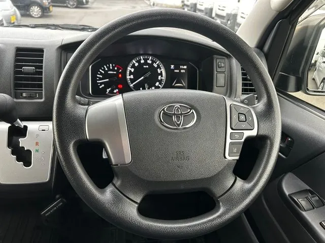 トヨタ　ハイエースバン　１．２５ｔ　２ＷＤ