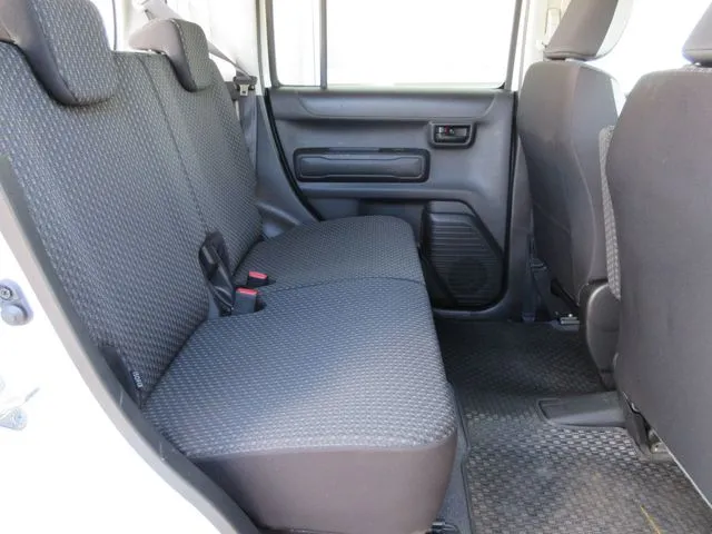 マツダ フレアクロスオーバー 4WD