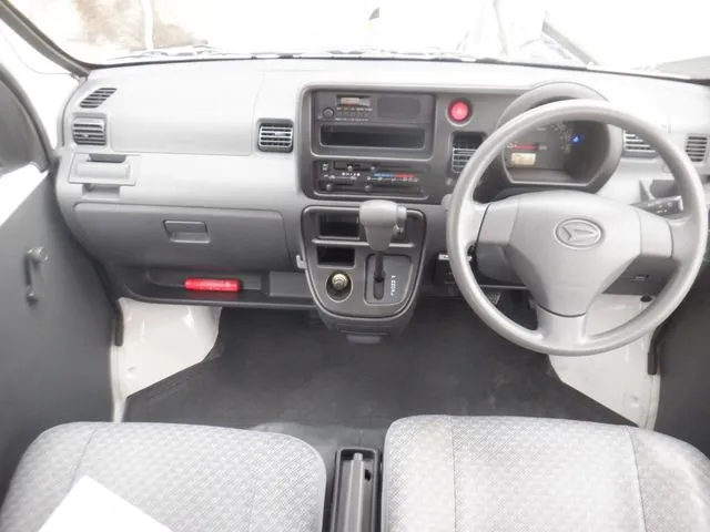 ハイゼットカーゴ（ダイハツ）の車両写真