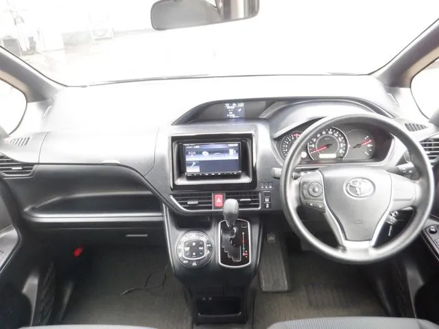 トヨタ ヴォクシー