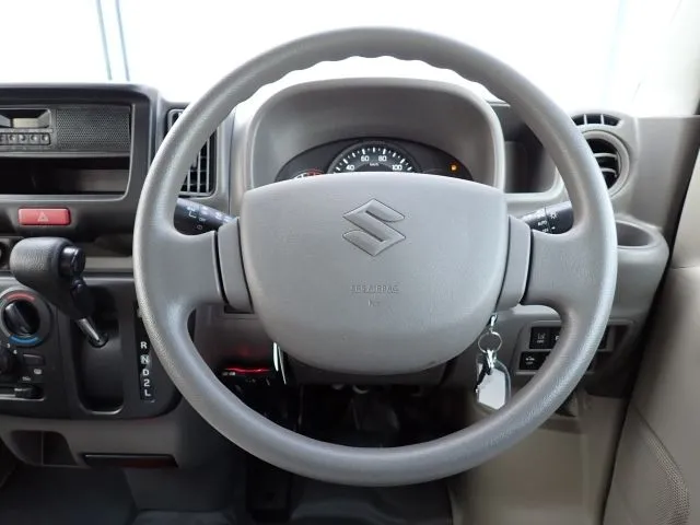 エブリイバン（スズキ）の車両写真