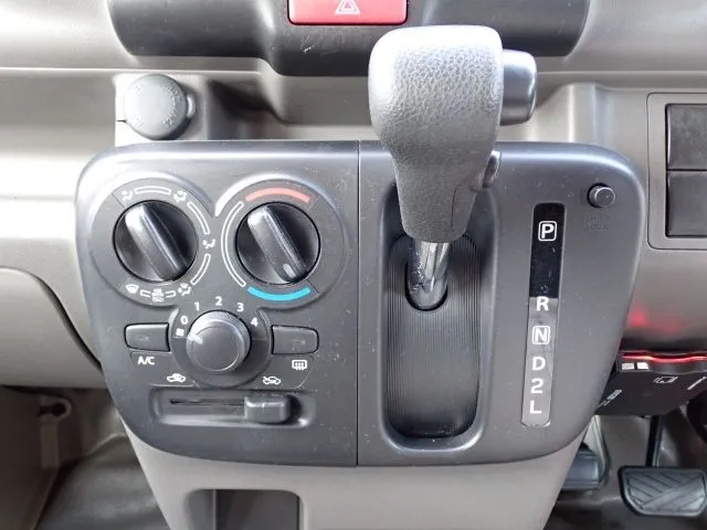 エブリイバン（スズキ）の車両写真