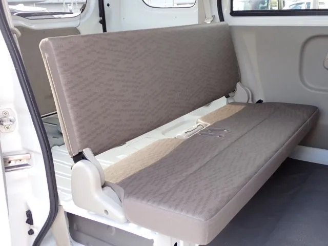 エブリイバン（スズキ）の車両写真