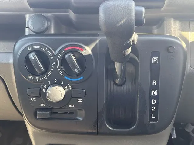 エブリイバン(スズキ)の車両写真