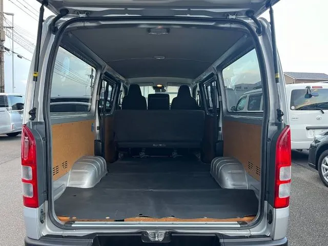 ハイエースバン　１．２５ｔ　２ＷＤ（トヨタ）の車両写真