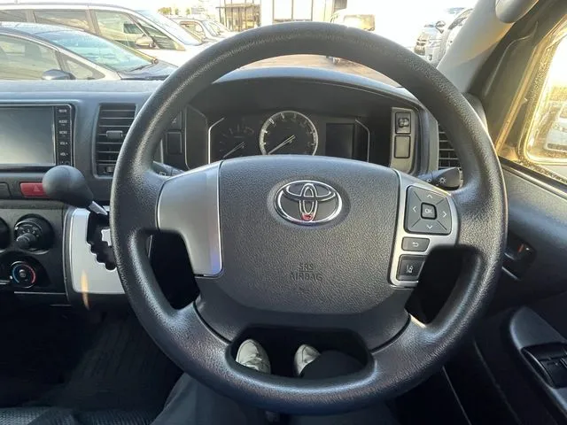 ハイエースバン　１．２５ｔ　２ＷＤ（トヨタ）の車両写真