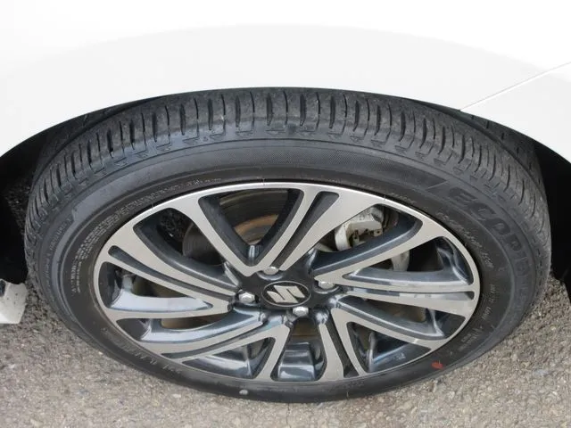 スイフト(スズキ)の車両写真