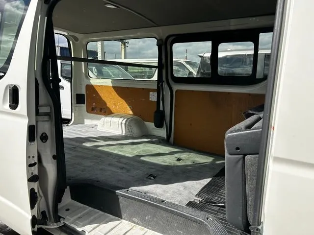 ハイエースバン　１．１５ｔ　２ＷＤ（トヨタ）の車両写真