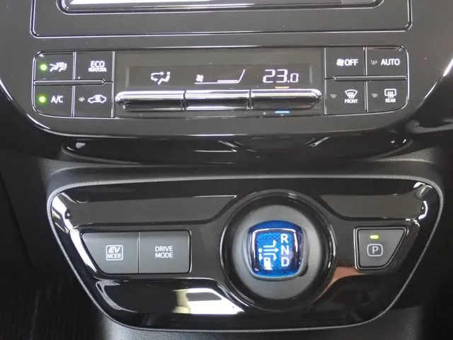 トヨタ　プリウス