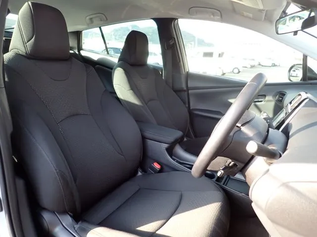 トヨタ　プリウス