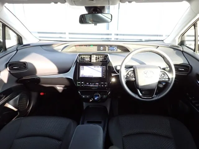 トヨタ　プリウス