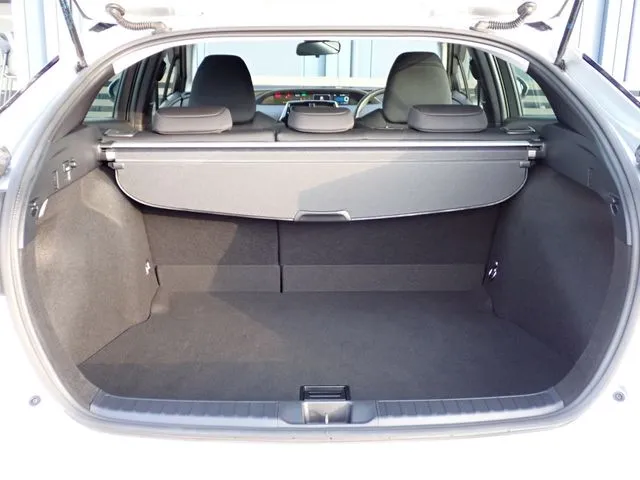 トヨタ　プリウス