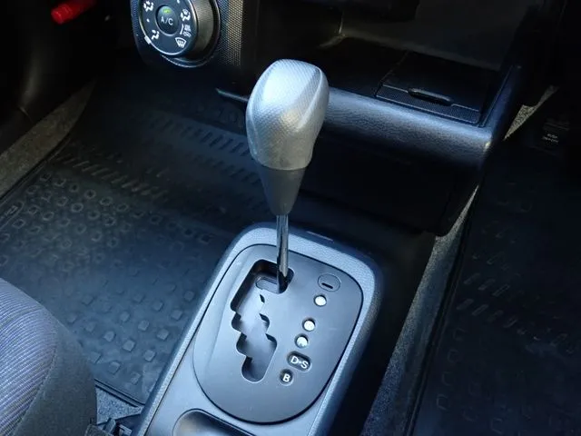 サクシードバン　２ＷＤ（トヨタ）の車両写真