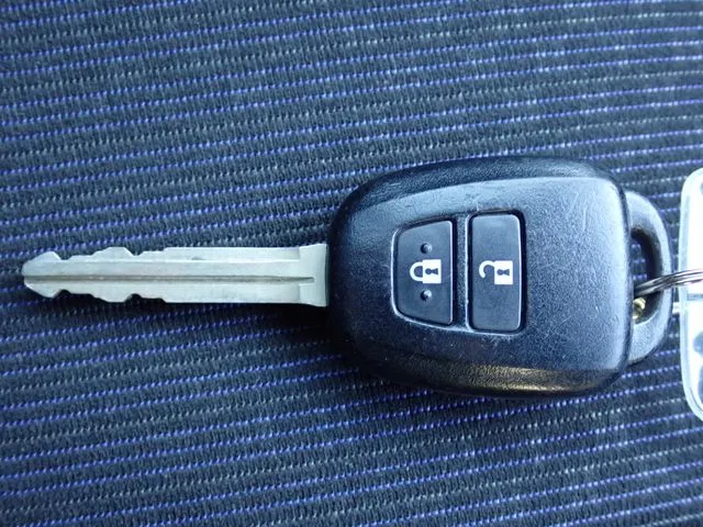 サクシードバン　２ＷＤ（トヨタ）の車両写真