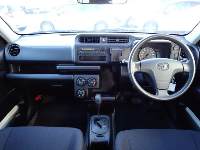 サクシードバン　２ＷＤ（トヨタ）の車両写真