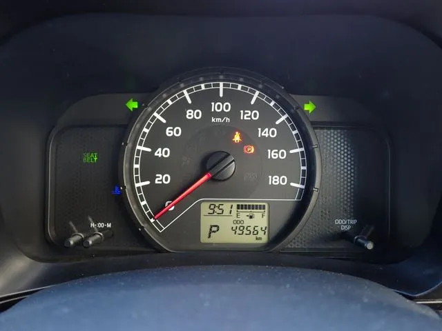 サクシードバン　２ＷＤ（トヨタ）の車両写真