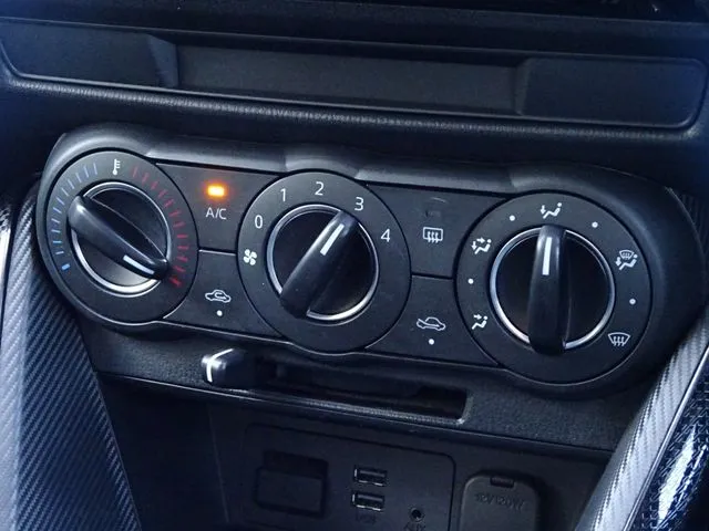 デミオ(マツダ)の車両写真