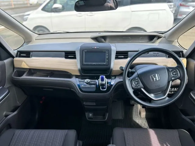 ホンダ　フリード　ハイブリッド
