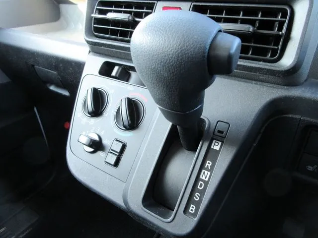 タント 4WD(ダイハツ)の車両写真