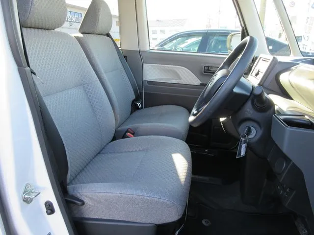 タント 4WD(ダイハツ)の車両写真