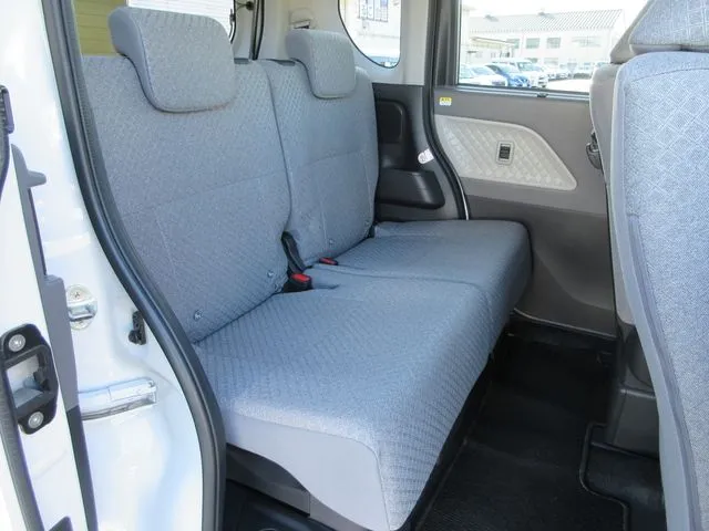 タント 4WD(ダイハツ)の車両写真