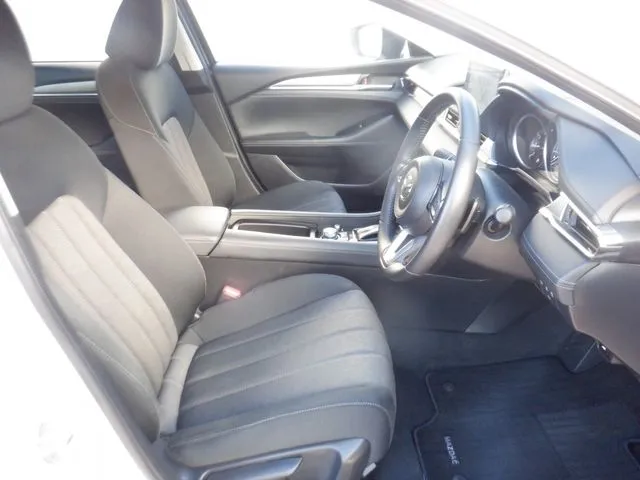 ＭＡＺＤＡ６　セダン（マツダ）の車両写真