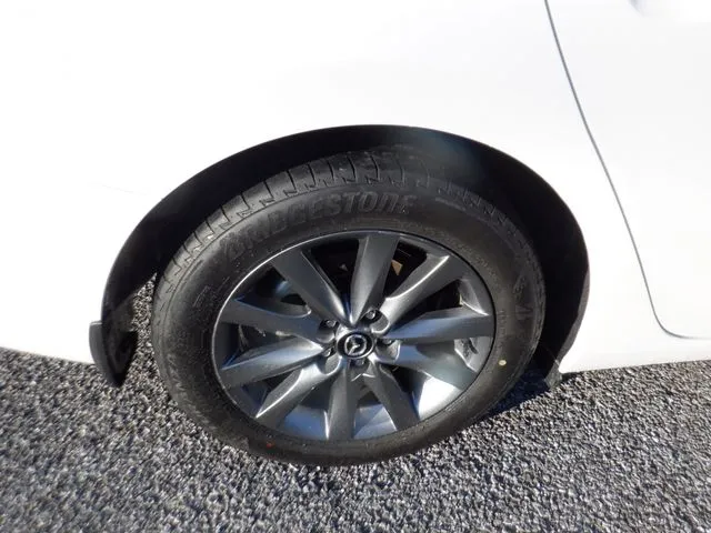 ＭＡＺＤＡ６　セダン（マツダ）の車両写真