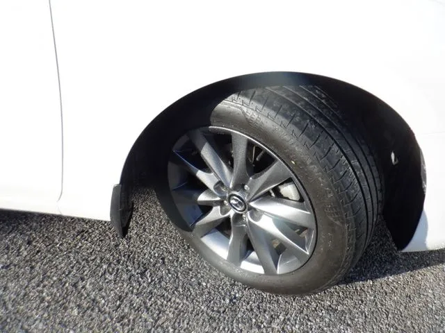 ＭＡＺＤＡ６　セダン（マツダ）の車両写真