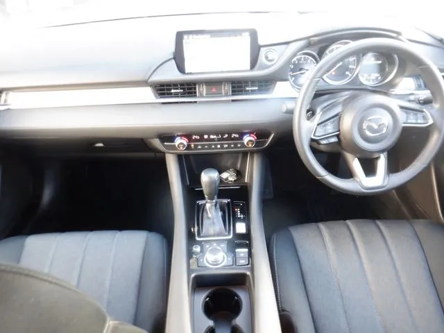 ＭＡＺＤＡ６　セダン（マツダ）の車両写真