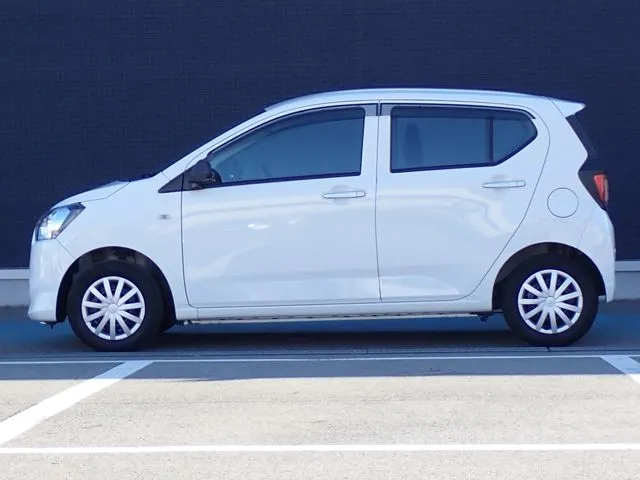 ミラ イース(ダイハツ)の車両写真